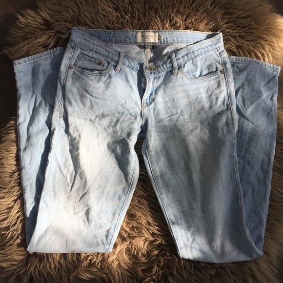 Abercrombie & Fitch light wash slim leg jeans - size 2 - Picture 7 of 10